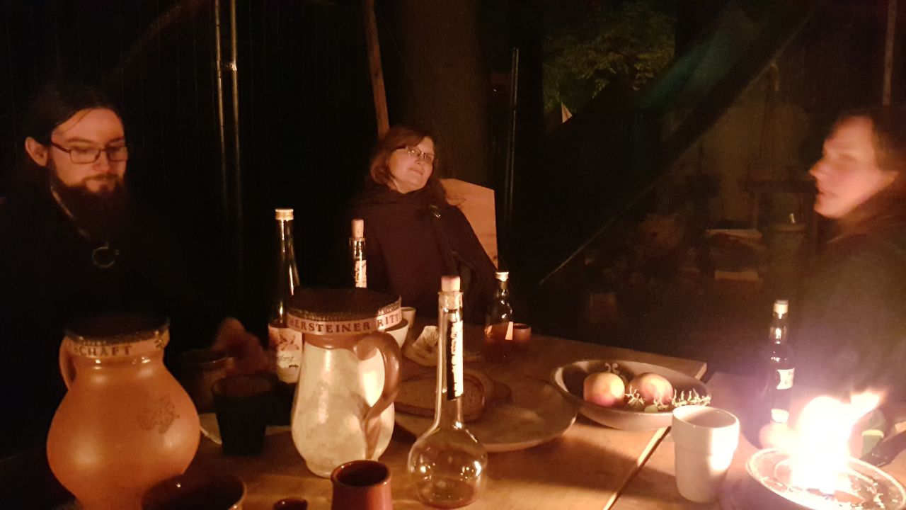 Lagerleben am Abend