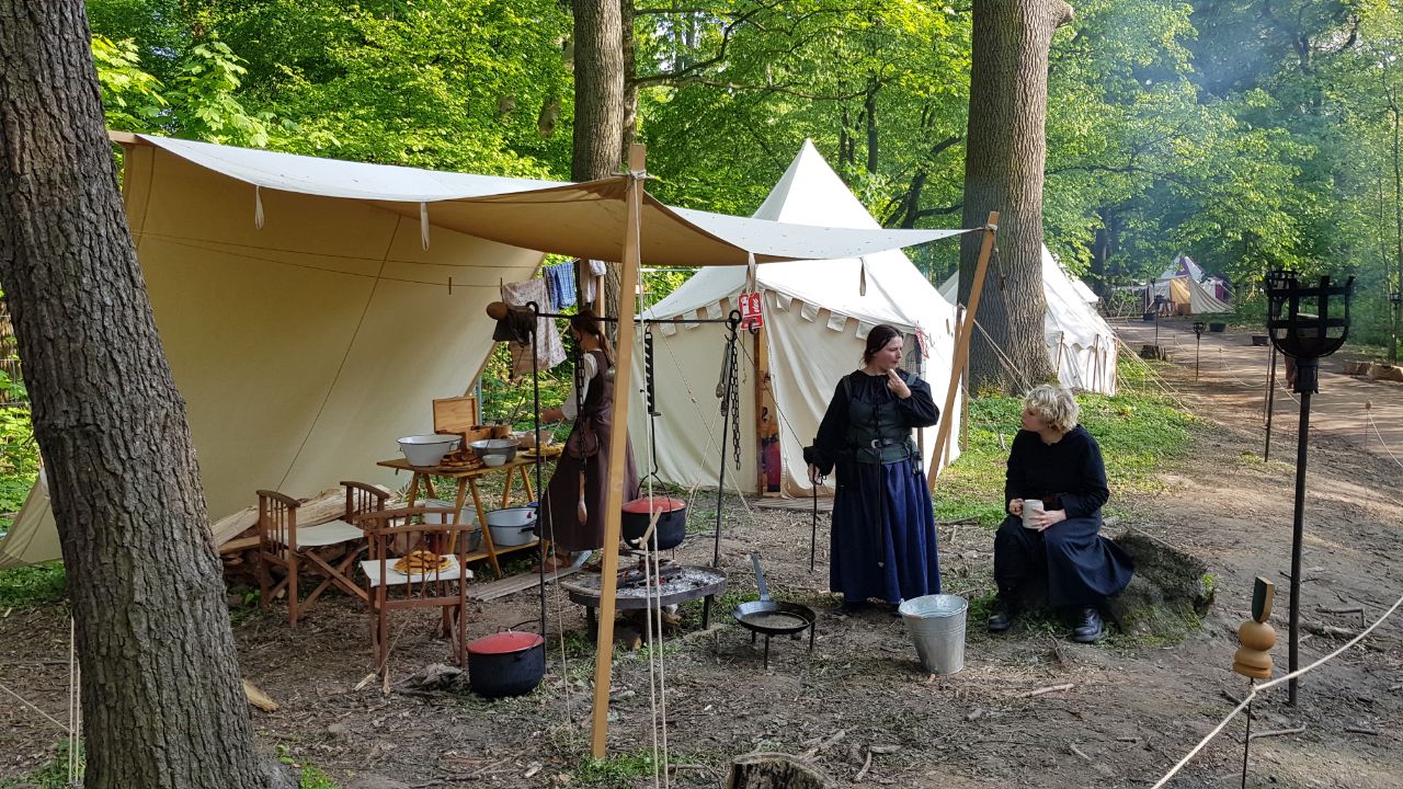 Essenszubereitung über dem Lagerfeuer II